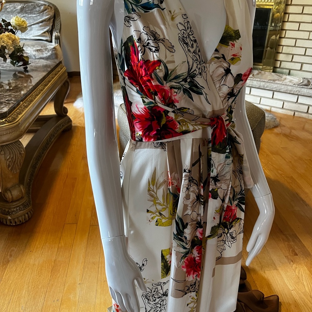 Dress with Waist Tie and flowing Skirt